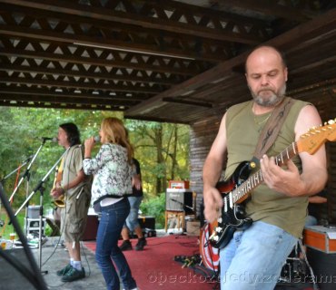 Koncert skupiny EMMA na Kozojedským Mikrotriatlonu