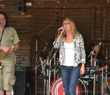 Koncert skupiny EMMA na Kozojedským Mikrotriatlonu