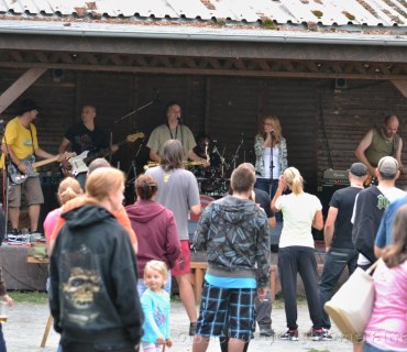 Koncert skupiny EMMA na Kozojedským Mikrotriatlonu