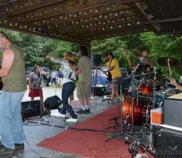 Koncert skupiny EMMA na Kozojedským Mikrotriatlonu