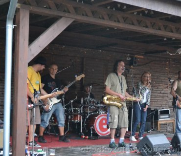 Koncert skupiny EMMA na Kozojedským Mikrotriatlonu